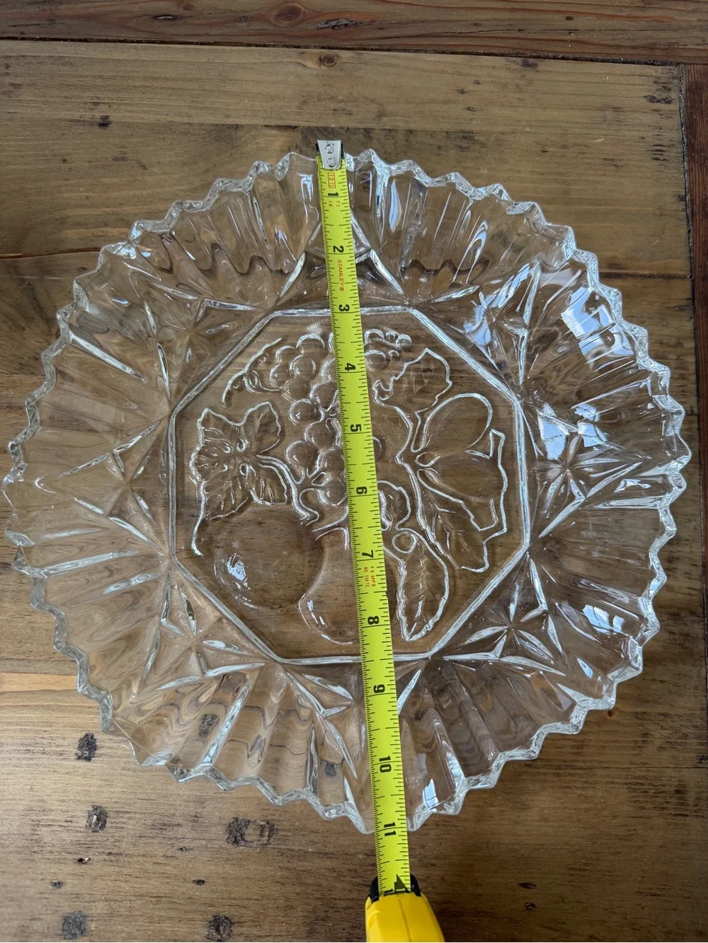 Clear Glass Decorative Fruit Pattern Serving Bowl